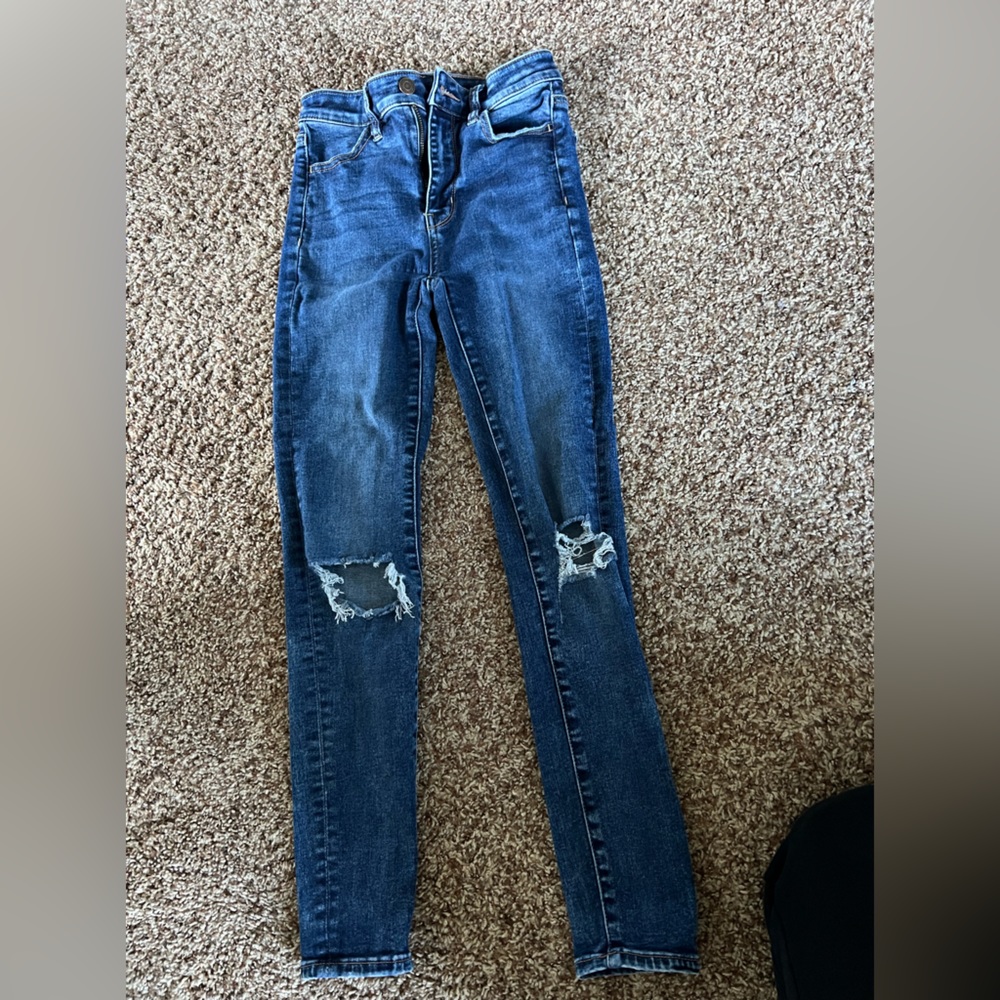American Eagle Jeans that have rips on the knees. Size is 00